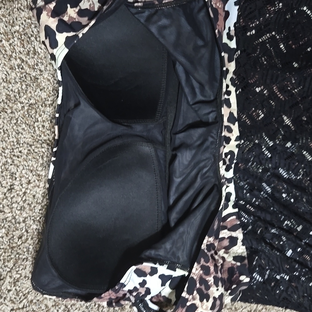 Plus Swimsuit - Picture 5 of 8
